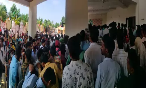 Chhattisgarh Teacher News: बीएड डिग्रीधारी सहायक शिक्षकों ने स्कूल शिक्षा मंत्री बृजमोहन अग्रवाल का बंगला घेरा, सुरक्षा के लिए फोर्स तैनात