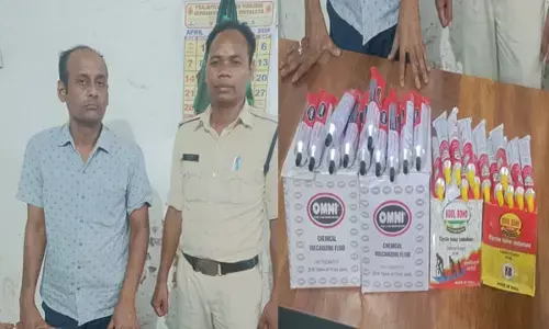 Raigarh News: पंचर बनाने वाली दुकान पर मिला सोल्यूशन का खेप, नाबालिगों को बेचता था...