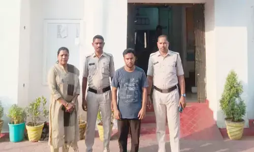 Raigarh News: घर घुसकर युवती से किया दुष्कर्म, फिर आरोपी ने मां और भाई के साथ मिलकर पीड़िता को दी धमकी...