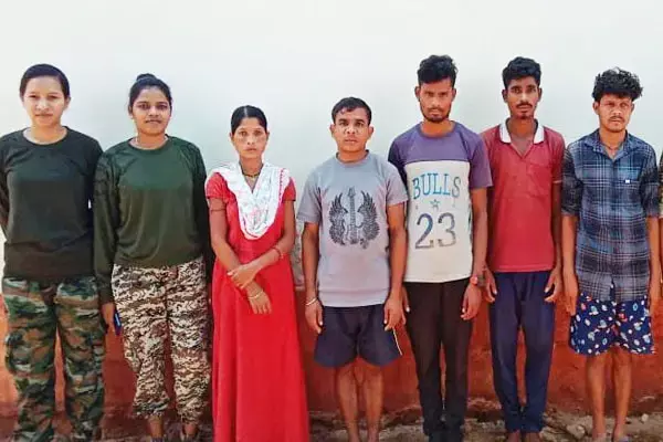 Dantewada Naxal News: महिला सहित पांच नक्सली गिरफ्तार, एक इनामी माओवादी भी शामिल