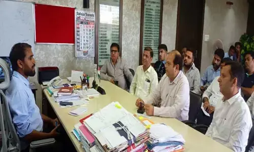 Raipur News: CG विज्ञापन होर्डिंग्स पर शिकंजा: मुम्‍बई हादसे के बाद यहां भी होर्डिंग्स के स्ट्रक्चरल जांच के आदेश, आयुक्‍त ने सप्‍ताहभर में मांगी रिपोर्ट