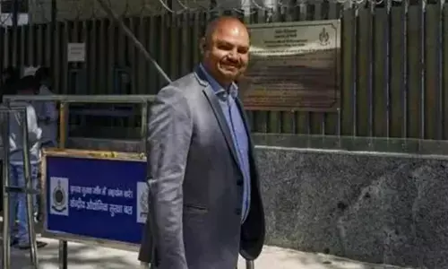 Swati Maliwal Case: CM केजरीवाल के PA विभव कुमार को राष्ट्रीय महिला आयोग का नोटिस, स्वाति मालीवाल से से जुड़ा है मामला