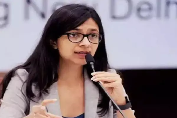 लातों से मारा, पेट और बाॅडी पर कई बार हमला किया...तीस हजारी कोर्ट पहुंची स्वाति मालीवाल...सीएम के पीए द्वारा मारपीट करने के मामले में रखेगी अपना पक्ष