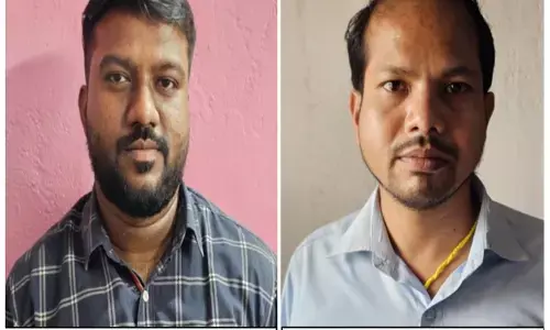 CG रिश्वतखोर दो अधिकारी सस्पेंडः अनापत्ति प्रमाण पत्र बनाने के नाम पर 35 हजार की रिश्वत लेते सहायक संचालक और सहायक मानचित्रकार गिरफ्तार, ACB की कार्रवाई