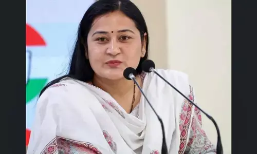 डॉली शर्मा का जीवन परिचय (जीवनी) : Dolly Sharma Biography in Hindi