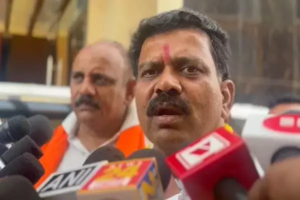 Chhattisgarh News: सरकार ने नक्‍सलियों से मांगा सुझाव: जारी किया गूगल फार्म और ई-मेल आईडी, देखें डिप्‍टी सीएम का वीडियो, जाने क्‍या है पूरा मामला