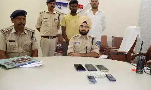 Ambikapur KBC fraud: हैलो, मैं केबीसी से बोल रहा हूं, आपने जीता है 8.50... और फिर हो गई ठगी...