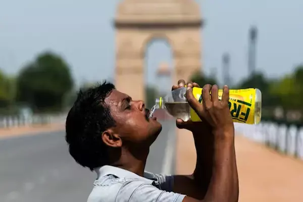 MP Weather: MP में मौसम की दोहरी मार! कहीं तूफान ने मचाई तबाही, तो कहीं गर्मी से धधक रही धरती, भोपाल में टूटा 10 सालों का रिकॉर्ड