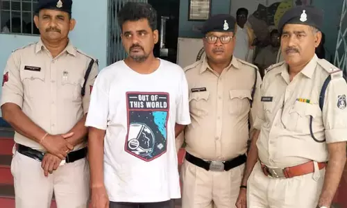 Dhamtari News: बैंक शाखा प्रबंधक गिरफ्तार, एक करोड चौरासी लाख की ठगी कर हो गया था गायब, हैदराबाद से पुलिस ने दबोचा...