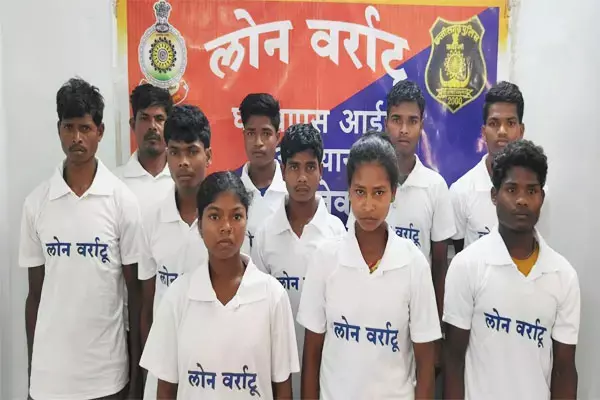 Dantewada Naxal News: 10 नक्सलियों ने किया आत्मसमर्पण, घर वापस आईये अभियान से प्रभावित होकर किया आत्मसमर्पण...
