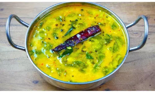 Moringa Patti Dal Tadka Recipe: मोरिंगा पत्ती दाल तड़का का मज़ा लीजिए गर्मागर्म फुलके या चावल के साथ, मिलेगा ज़बरदस्त पोषण, हड्डियां बनेंगी फौलादी, कमज़ोरी होगी दूर...