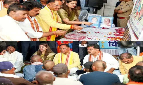 Kawardha News: पिकअप हादसे के मृतकों के परिजनों से मिलने पहुंचे सीएम विष्णुदेव, बोले- संकट की इस घड़ी में छत्तीसगढ़...