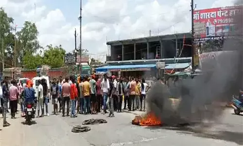 Balrampur News: बजरंग दल के नेता की हत्या में गो तस्करों का हाथ? प्रेम संबंध का केस बता मामले को टर्न देने का प्रयास, गुस्से में हिन्दू संगठन