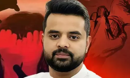 Prajwal Revanna Case: रेप के आरोपी प्रज्वल रेवन्ना को कोर्ट ने 6 दिन की पुलिस रिमांड पर भेजा, कल रत ही हुई थी गिरफ्तारी