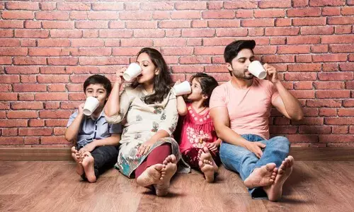 World Milk Day 2024 : क्या आपको पता है दूध पीने का सही वक्त और मात्रा क्या है ? किन चीज़ों के साथ ना ले दूध...आइये जाने दूध के बारे में सब कुछ