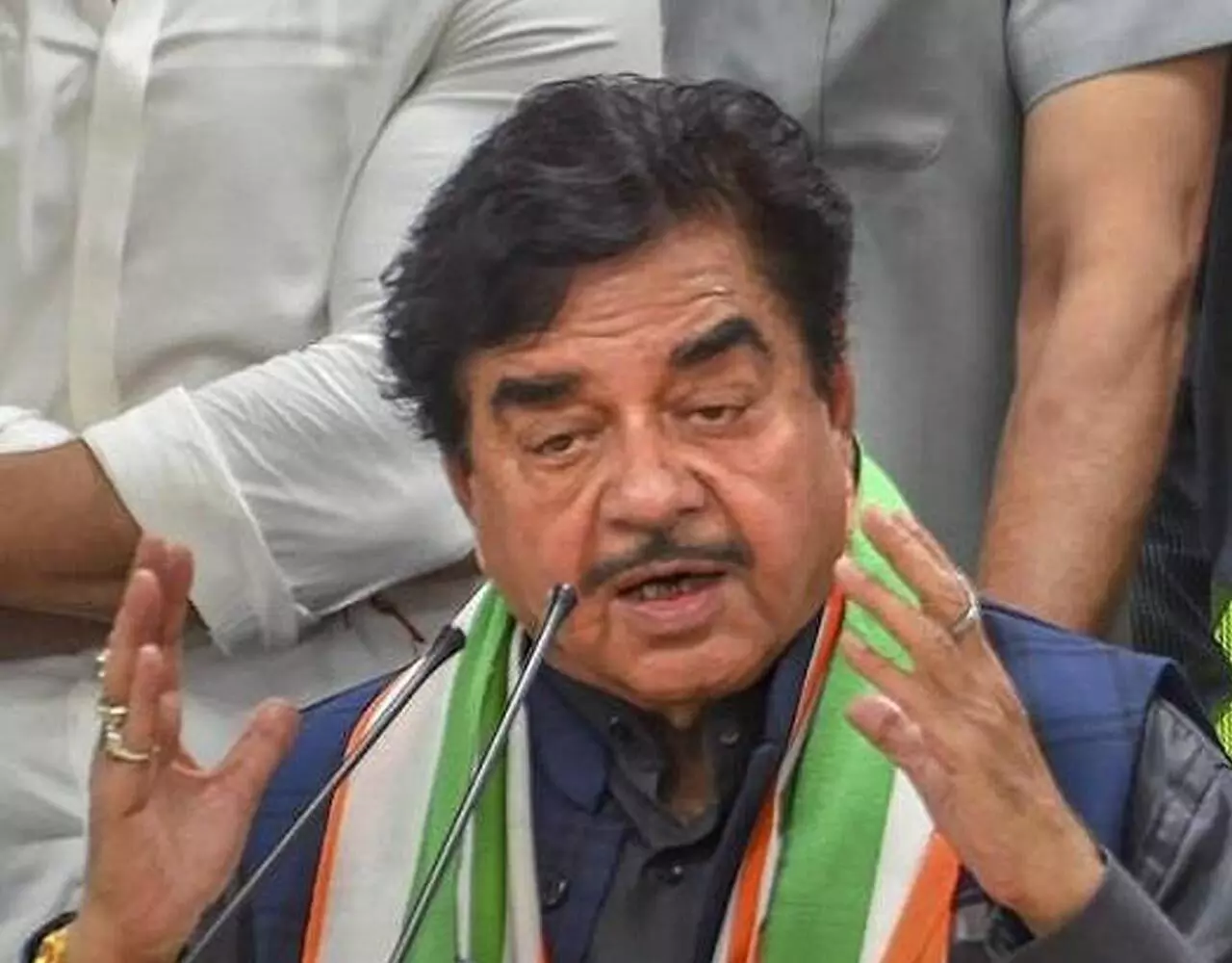 शत्रुघ्न सिन्हा आगेTMC के नेता शत्रुघ्न सिन्हा... ... LokSabha Chunav 2024 Live Updates: किसकी होगी जीत? किसके उड़ेगे चेहरे के रंग, यहां देखिए फिल्मी सितारों का लोकसभा चुनाव के लाइव परिणाम...