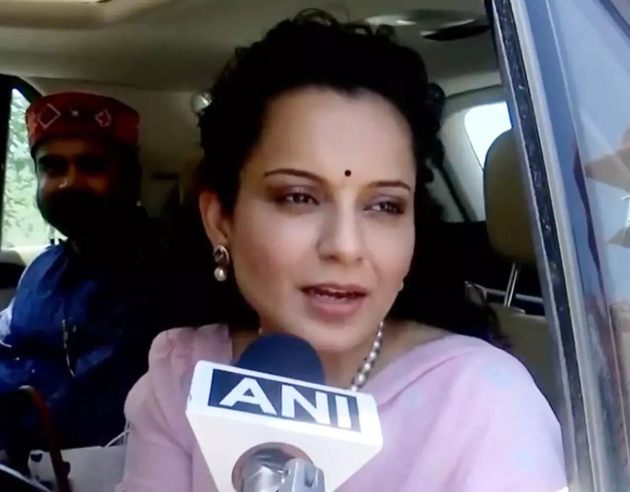 कंगना ने विरोधी दलों पर कसा तंज  सामने आए वीडियो... ... LokSabha Chunav 2024 Live Updates: किसकी होगी जीत? किसके उड़ेगे चेहरे के रंग, यहां देखिए फिल्मी सितारों का लोकसभा चुनाव के लाइव परिणाम...