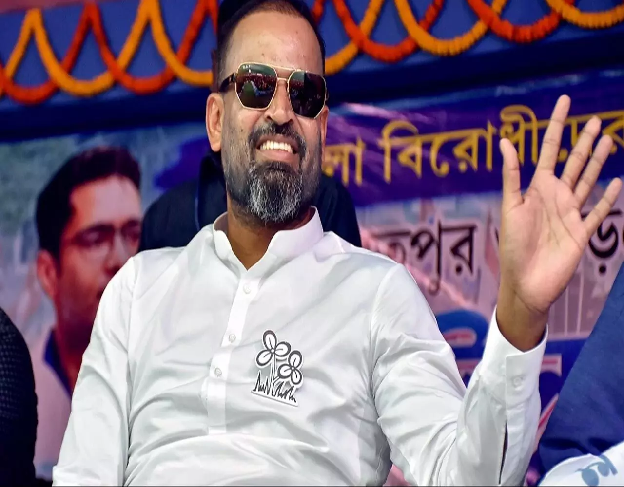 चुनावी पिच पर युसूफ पठान का दबदबा बढ़ाभारतीय... ... LokSabha Chunav 2024 Live Updates: किसकी होगी जीत? किसके उड़ेगे चेहरे के रंग, यहां देखिए फिल्मी सितारों का लोकसभा चुनाव के लाइव परिणाम...