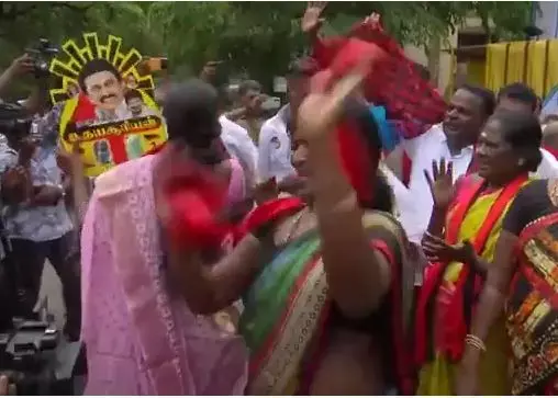 आंध्रप्रदेश में बदलाव की बयार के बाद जश्न शुरू...