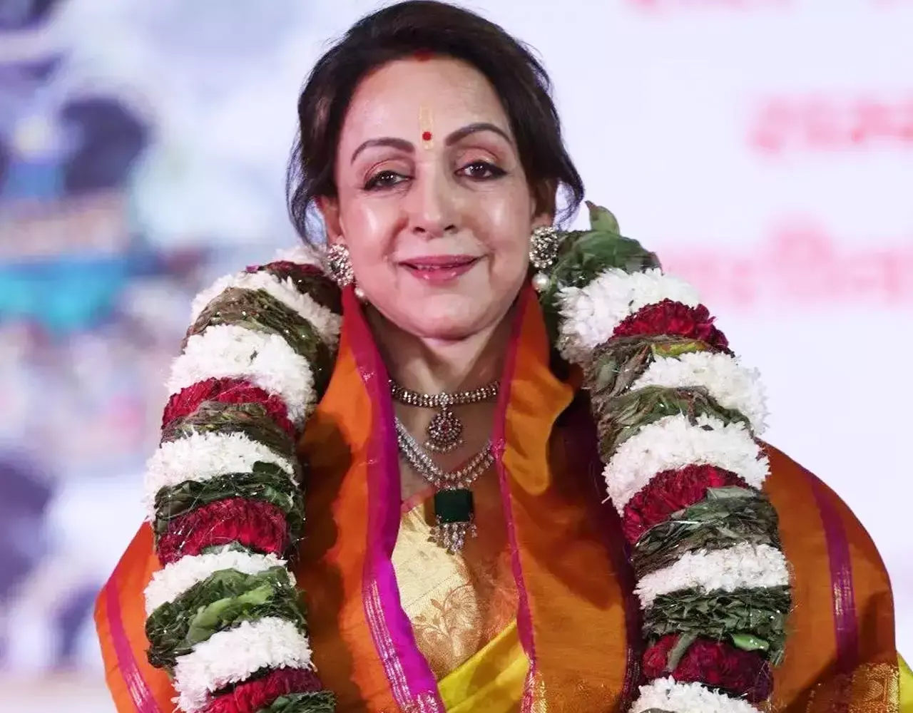 Lok Sabha Election 2024 Result: बॉलीवुड की ड्रीम गर्ल हेमा मालिनी ने मारी चुनावी मैदान में हैट्रिक, मथुरा से बंपर वोट दर्ज कर जीता की हासिल...