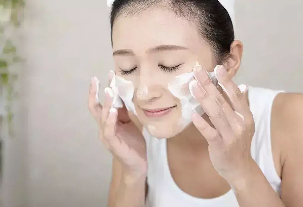 Home Remedies for Face Wash : दूध और आटे से बनाएं फेश वॉस, मिलेंगे कई फायदें