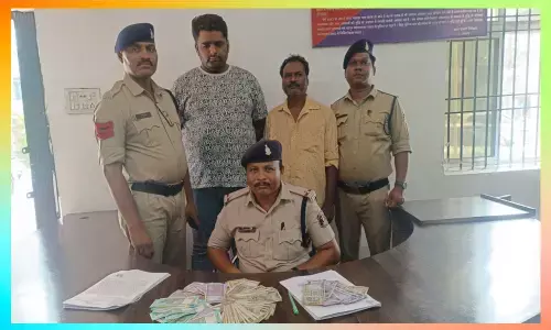सट्टा किंग और भारत: रायगढ़ में सटोरियों पर पुलिस की कार्रवाई, सट्टा पट्टी लिखने वाले दो गिरफ्तार...