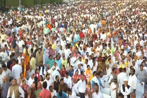 शपथ ग्रहण समारोह में मेहमानों की भीड़।  ... Narendra Modi Oath Ceremony LIVE: मैं नरेंद्र दमोदार दास मोदी..: मोदी ने 3 बार ली प्रधानमंत्री पद की शपथ, बनाया रिकार्ड, देखें कौन-कौन बना मोदी कैबिनेट में मंत्री