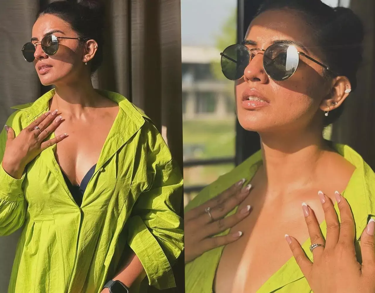 Akshara Singh Bold Photos: अक्षरा सिंह ने गर्मी से परेशान होकर पहने हद से ज्यादा छोटे कपड़े, तस्वीरें देख यूजर्स बोले- भोजपुरी क्वीन की...