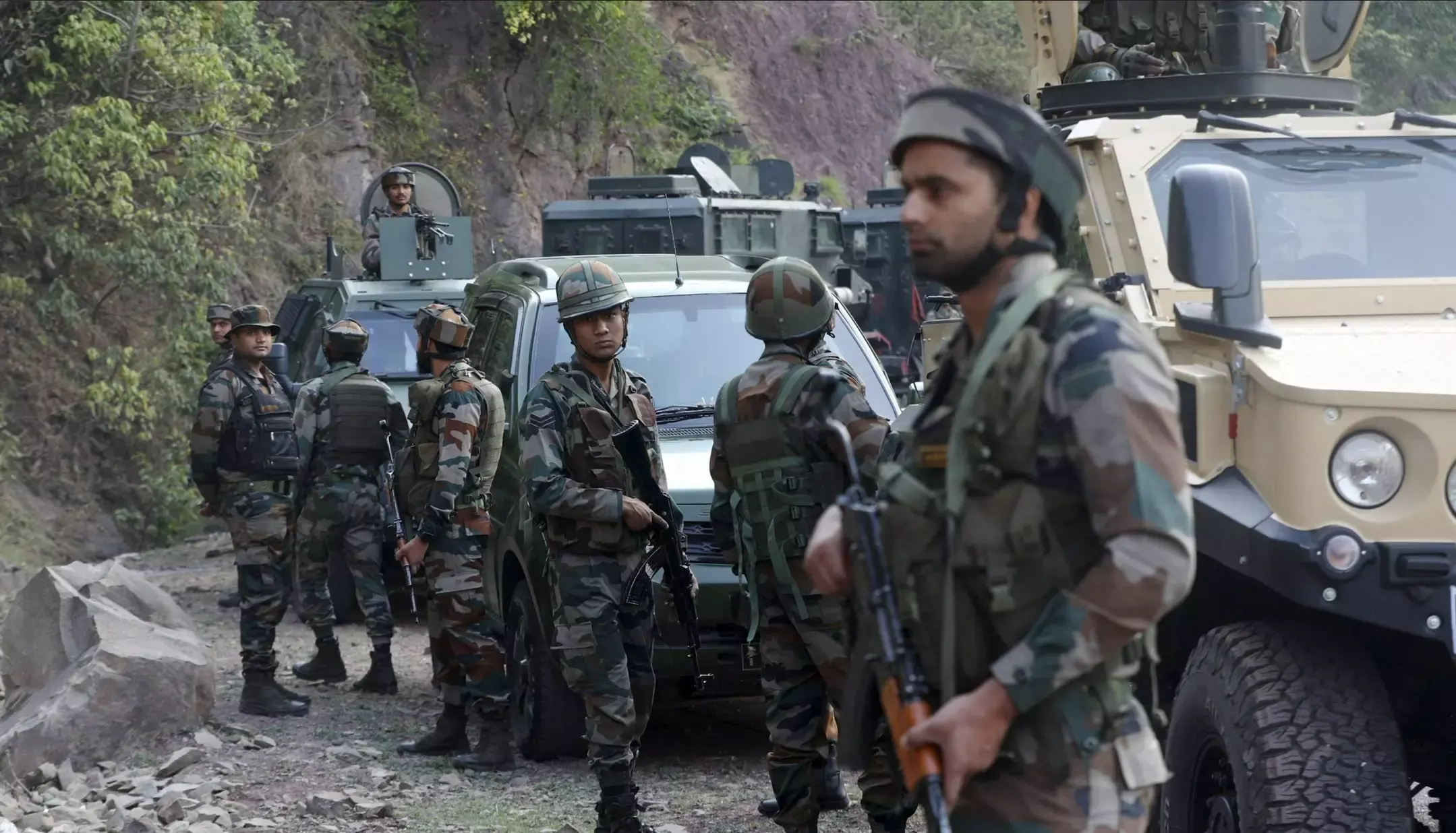 Jammu Kashmir Terrorist Attack : जम्मू-कश्मीर में आतंकियों की दरिंदगी जारी, 48 घंटे में तीसरा हमला, 6 जवान घायल, 1 की मौत