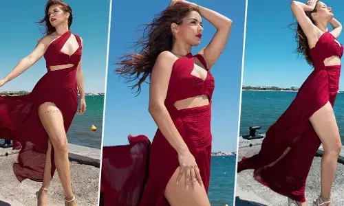 Avneet Kaur Hot Photos Videos: अवनीत कौर की हॉट तस्वीरें हुई वायरल, रेड आउटफिट में समुद्र के किनारे बढ़ाया ग्लैमर का तड़का