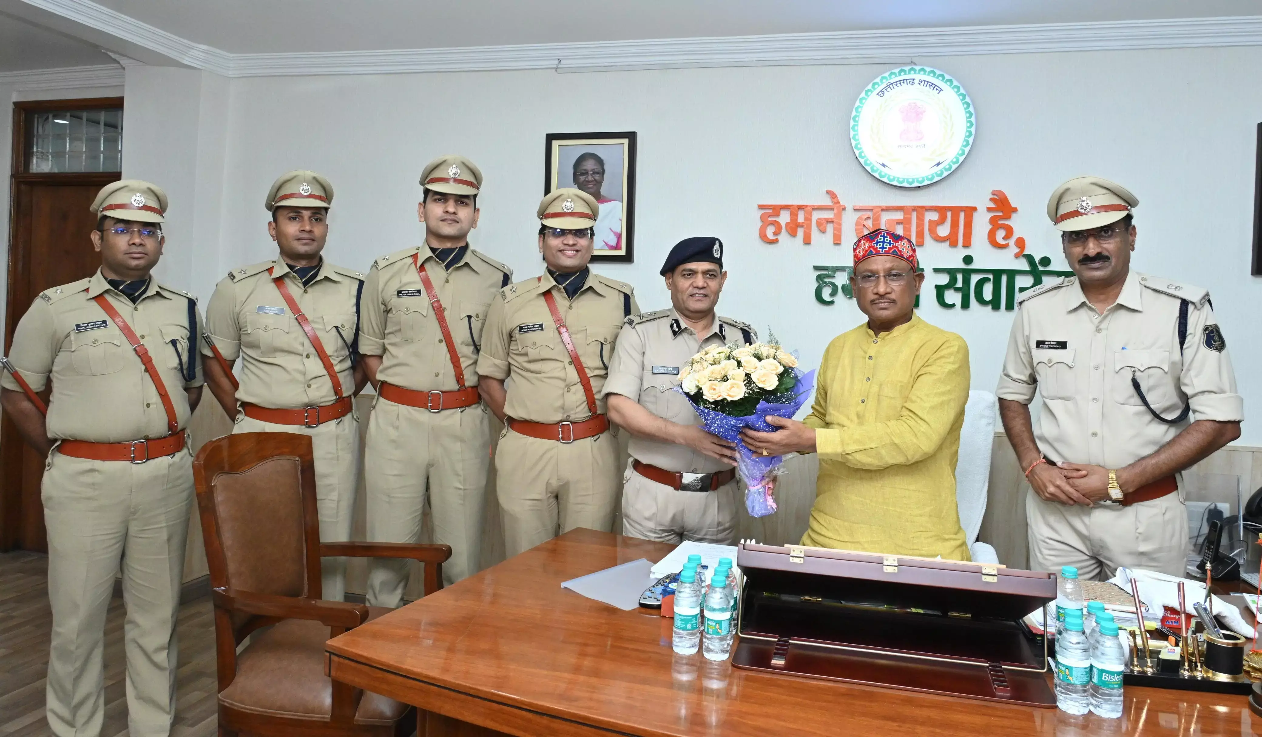 Chhattisgarh IPS News: मुख्यमंत्री से भारतीय पुलिस सेवा 75वें आरआर बैच के प्रशिक्षु अधिकारियों ने की सौजन्य मुलाकात...