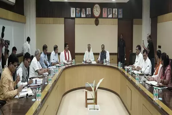 Vishnudeo Sai Cabinet: साय कैबिनेट का फैसला: अतिथि शिक्षक सहित इन विषयों पर हुआ निर्णय