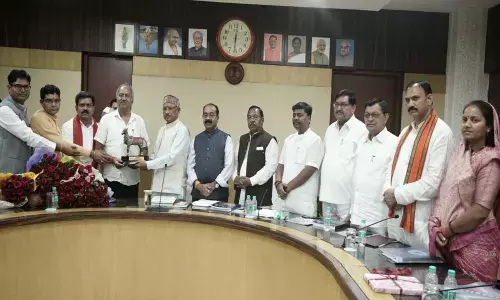 CM विष्णुदेव सहित मंत्रियों ने सांसद बनने पर बृजमोहन अग्रवाल को किया सम्मानित, छत्तीसगढ़ के विकास के लिए किए गए उनके कार्यों की प्रशंसा की गई