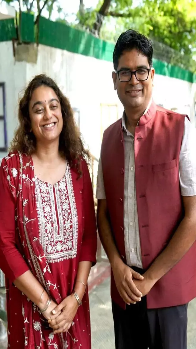 IAS से मंत्री बने ओपी चौधरी ने लंबे प्रेम संबंध के बाद लिए थे सात फेरे, पढ़िये साल गिरह पर उन्होंने क्या ट्वीट किया...