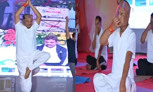 CG International Yoga Day 2024: CM विष्णुदेव ने योग दिवस पर साइंस कॉलेज मैदान पर विभिन्न मुद्राओं में किया योग...देखें फोटो