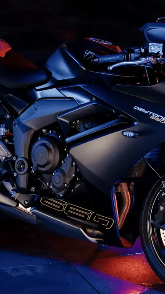 Triumph Daytona 660 जल्द ही भारत में होगी लॉन्च, जानिए इसके स्पेसिफिकेशन और फीचर