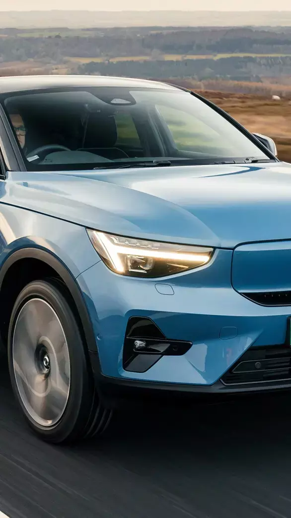 इस मशहूर एक्ट्रेस ने ली स्टाइलिश इलेक्ट्रिक कार Volvo C40 Recharge, जानें इसकी कीमत, स्पेसिफिकेशन्स और फीचर्स