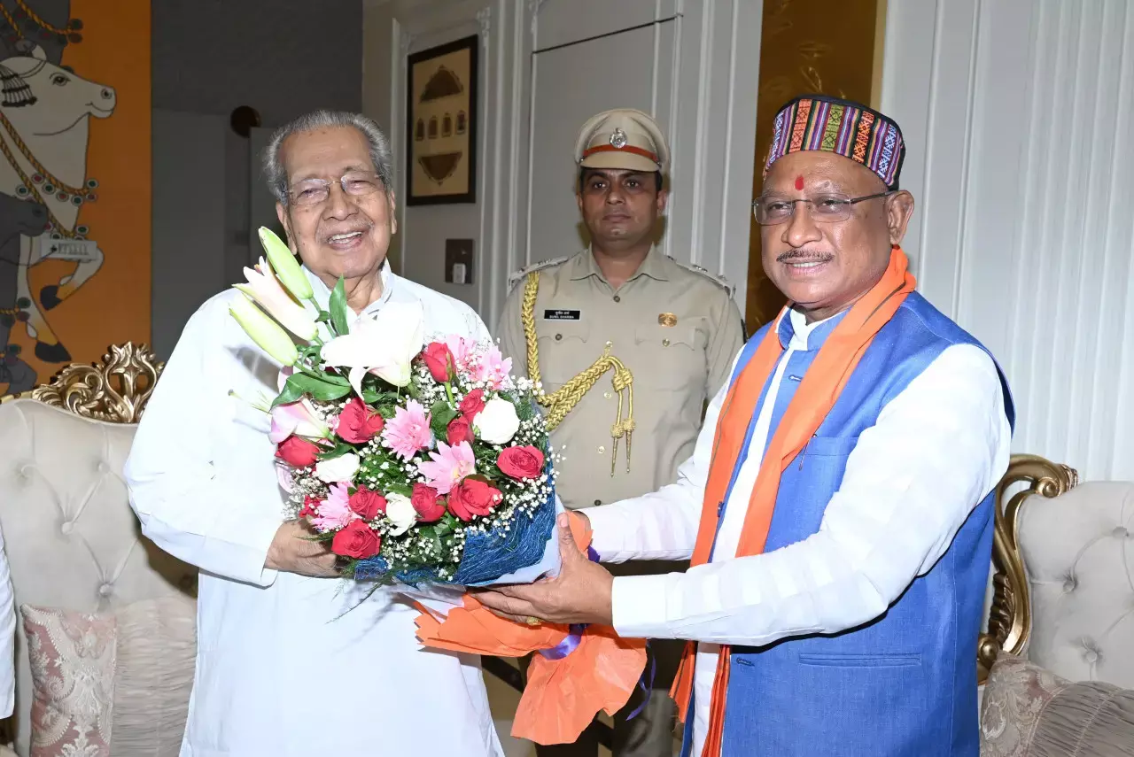 Raipur News: राज्यपाल  विश्वभूषण हरिचंदन से मुख्यमंत्री  विष्णु देव साय ने की सौजन्य मुलाकात