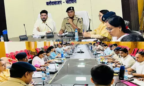 Balodabazar: कलेक्टर-एसपी ने की जिले में कानून व्यवस्था की समीक्षा, पुलिस पेट्रोलिंग बढ़ाने एवं सूचना तंत्र को मजबूत करने पर जोर