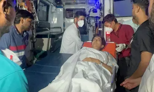 Atishi Hunger Strike: अनशन पर बैठीं दिल्ली की जल मंत्री आतिशी की तबीयत बिगड़ी, दिल्ली LNJP के ICU में भर्ती