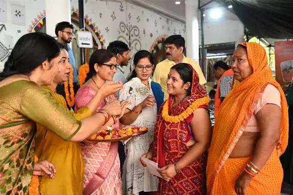CM Jandarshan: सीएम हाउस में आवेदकों का हो रहा भव्‍य स्‍वागत: सीएम विष्‍णुदेव साय ने आज से शुरू किया है जनदर्शन कार्यक्रम