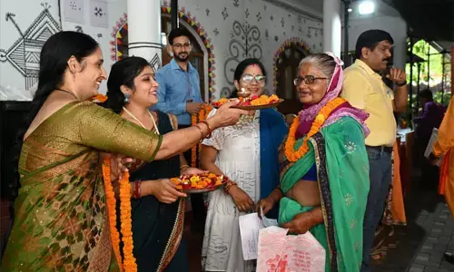 Raipur News: जनदर्शन कार्यक्रम का आगाज: अतिथि देवो भवः की परंपरा को निभाते हुए आवेदकों का हो रहा स्वागत