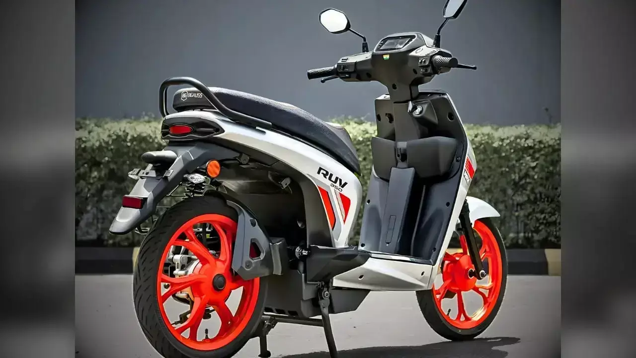 BGauss RUV 350: भारत में लॉन्च हुआ BGauss RUV 350 इलेक्ट्रिक स्कूटर, कीमत 1.10 लाख रुपये से शुरू, जानें इसके फीचर्स