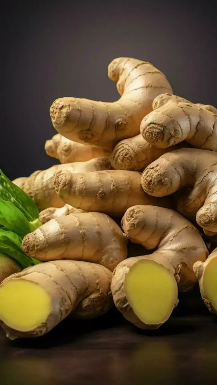 Adrak Ke Fayde: आधा इंच का अदरख का टुकड़ा मोटापे से लेकर दिमाग की बीमारियों तक से बचाए, जानिए फायदे...