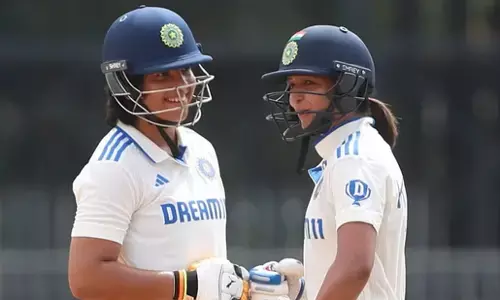 INDW vs SAW: महिला क्रिकेट टीम की कप्तान हरमनप्रीत कौर ने दक्षिण अफ्रीका के खिलाफ जड़ा अर्धशतक, भारतीय टीम ने की पारी घोषित