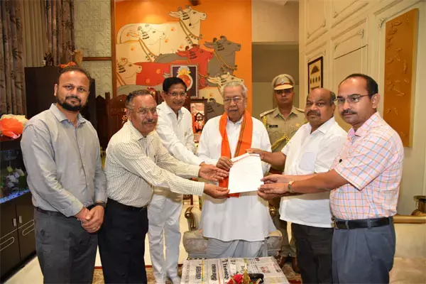 Raipur News: राज्यपाल हरिचंदन को रथ यात्रा के लिए दिया गया आमंत्रण