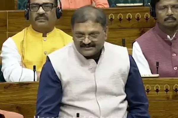 Political news: संसद में संतोष पांडे का राहुल गांधी को जवाब: भगवान महादेव के नाम से जो सट्टा चला रहे थे, छत्तीसगढ़ की जनता ने उन्हें सत्ता से निपटा दिया