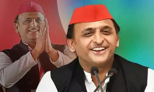 Akhilesh Yadav News Hindi: अखिलेश यादव का EVM पर निशाना, बोले- 80 सीटें भी जीत जाऊं तो भी भरोसा नहीं
