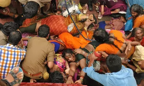 Hathras Satsang Baghdad: सत्‍संग में मौत का तांडव, लाशों का ढेर देख कर पुलिस जवान की हार्ट अटैक से मौत