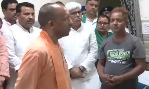 Hathras Satsang Baghdad Update: CM योगी पहुंचे हाथरस, पीड़ितों से की मुलाकात, अभी तक 121 लोगों की मौत